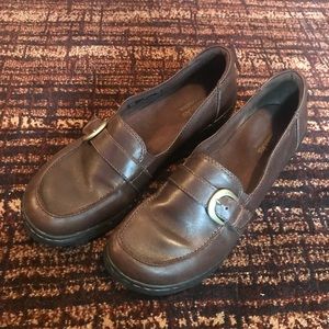 Clarks Brown bendables women’s loafers footwear!